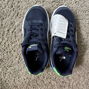 Kids Puma tennis shoes size 12C